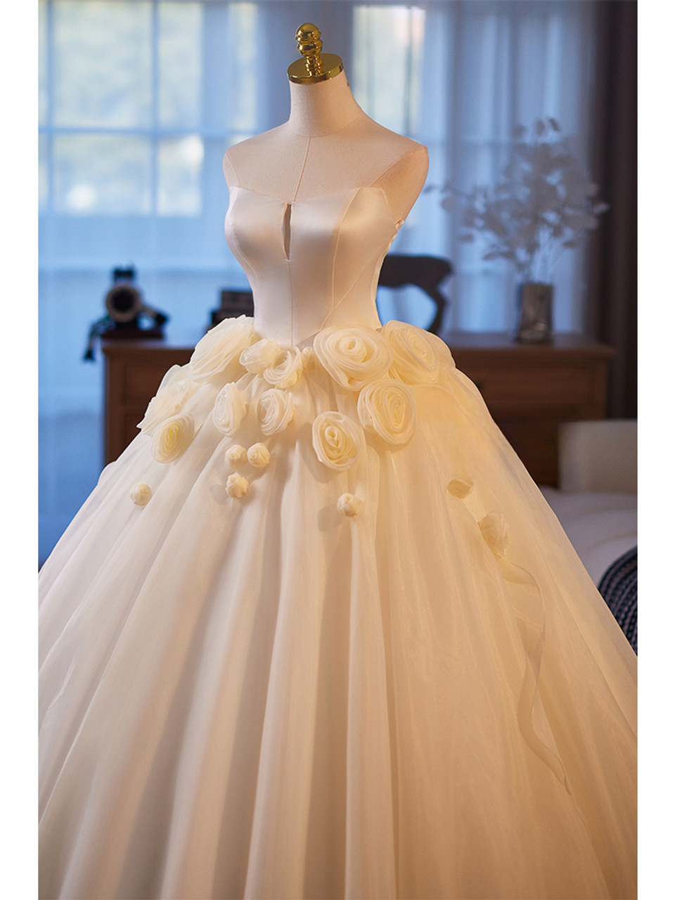 Classy Elegant Ball Gown Strapless Ivory Satin Tulle Applique Long Wedding Dress GG2975