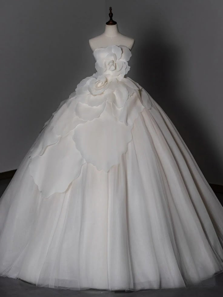 Pretty Ball Gown Strapless White Chiffon Tulle Flower Long Wedding Dress GG2996
