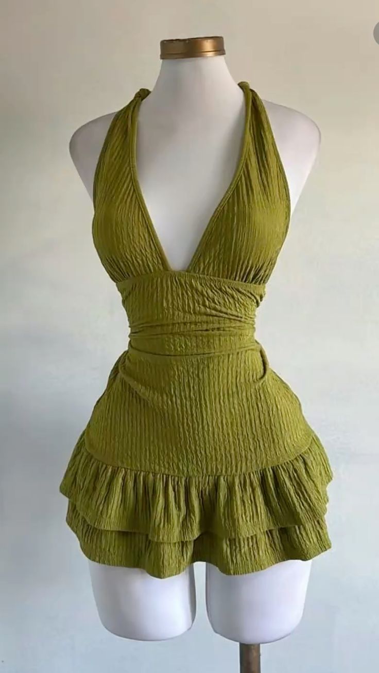 Chic A Line Halter V Neck Satin Short Prom Dress,Homecoming Dress,18th Birthday Dress GG3576