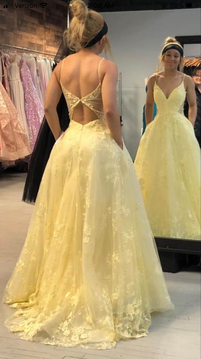 Sexy A Line Spaghetti Straps V Neck Pastel Yellow Tulle Lace Applique Long Prom Dress,Evening Dress GG1096
