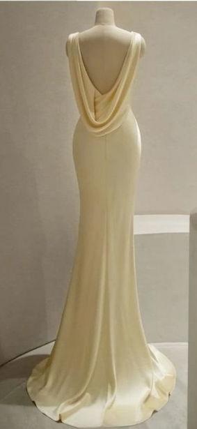 Pretty Mermaid V Neckline Yellow Satin Long Prom Dresses With Ruffle Long Evening Dresses GG130