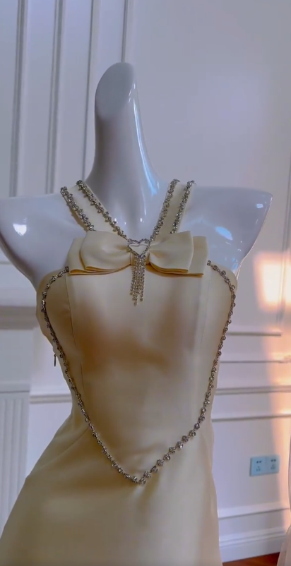 Cuite A Line Halter Satin Beaded Short Prom Dress,Homecoming Dress,Birthday Dress GG2815