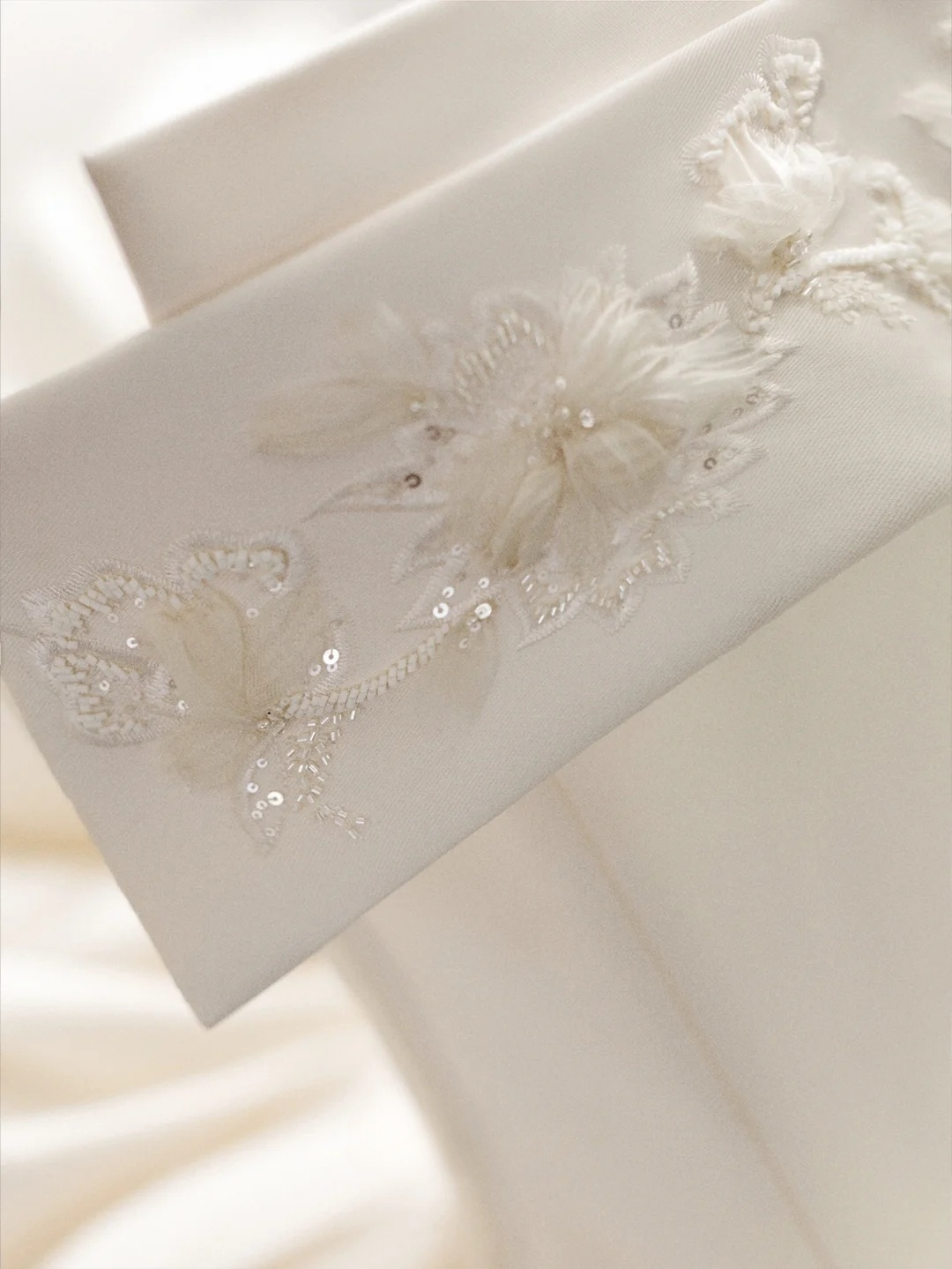 Princess Ball Gown Strapless White Satin Applique Long Wedding Dress GG2942