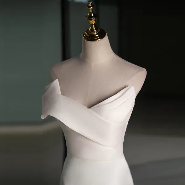 Simple Mermaid Strapless White Satin Tulle Applique Long Wedding Dress GG2943