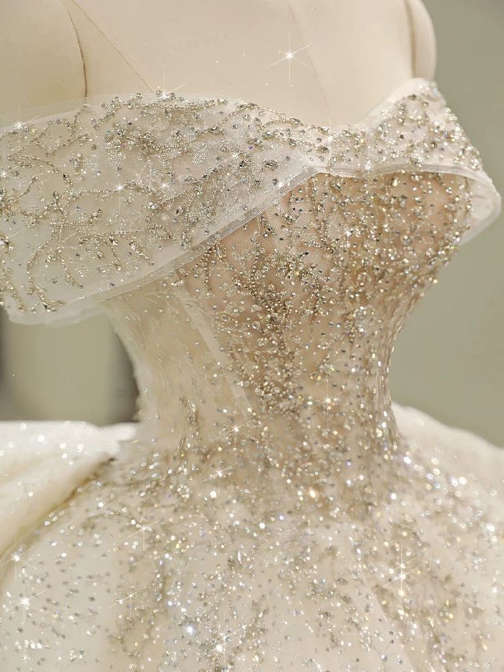 Dreamy Ball Gown Off The Shoulder Tulle Beaded Long Wedding Dress GG2958