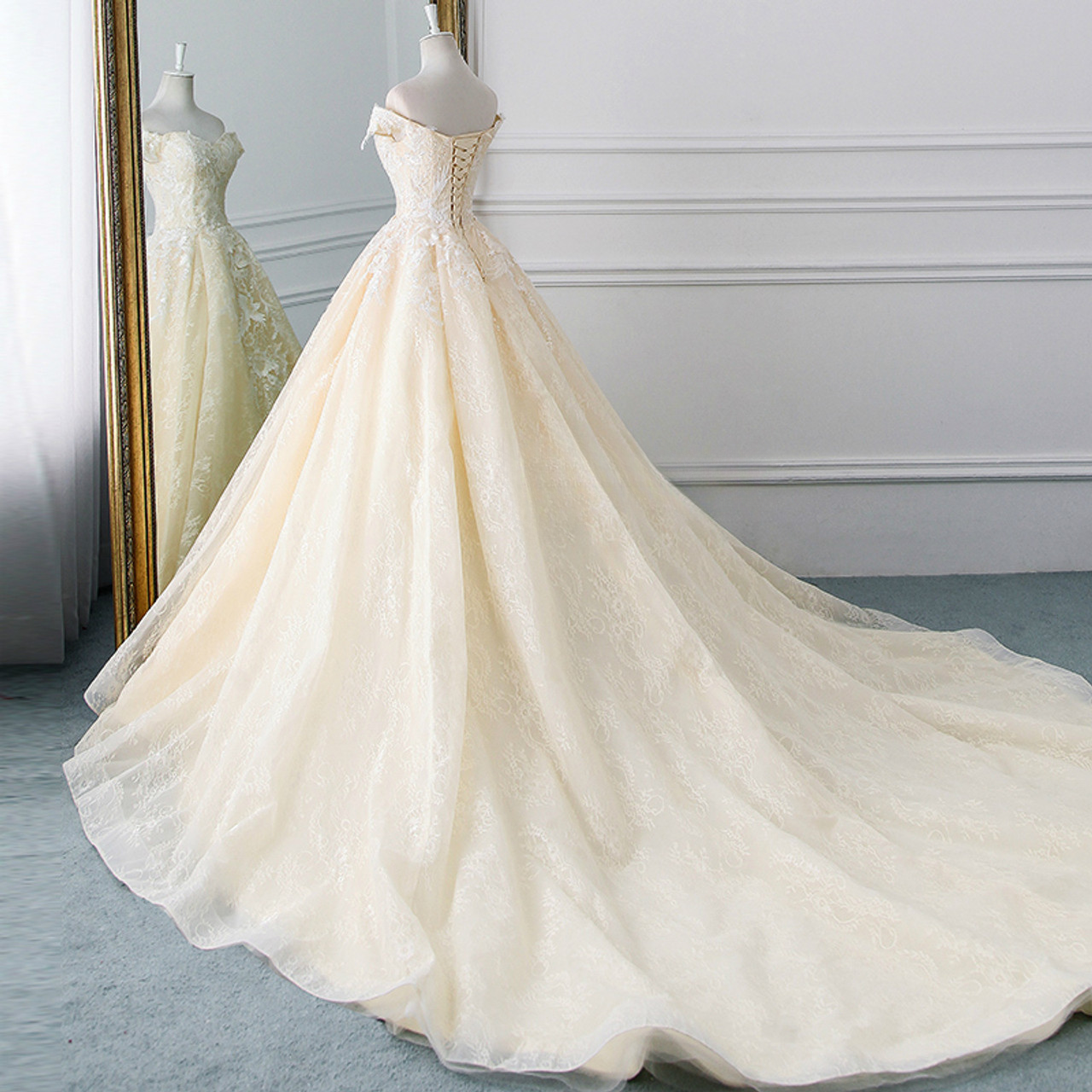 Classic Ball Gown Off The Shoulder Champagne Tulle Lace Applique With Train Long Wedding Dress GG2970