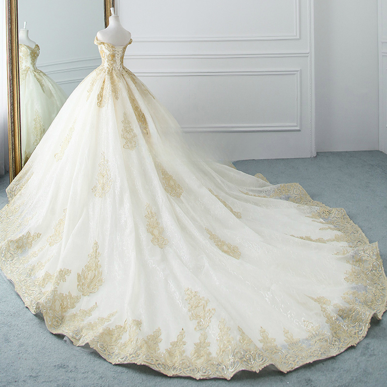 Timeess Ball Gown Off The Shoulder Tulle Lace Applique Long Wedding Dress GG2972