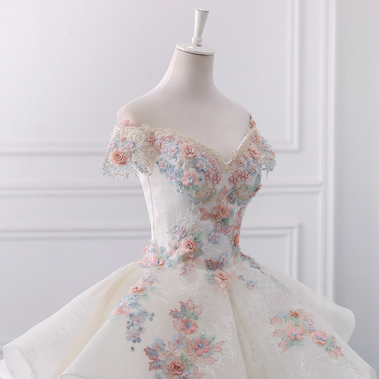 Dreamy Ball Gown Off The Shoulder Lace Applique Long Wedding Dress GG2973