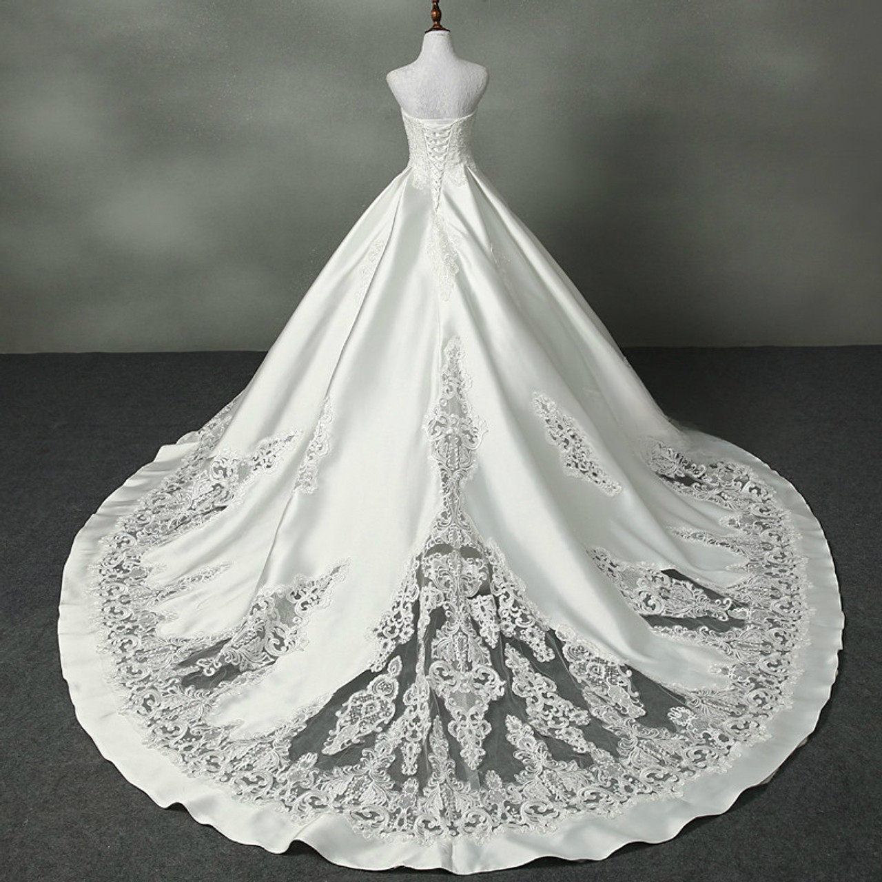 Classic Ball Gown Strapless White Satin Lace Applique Long Wedding Dress GG2974