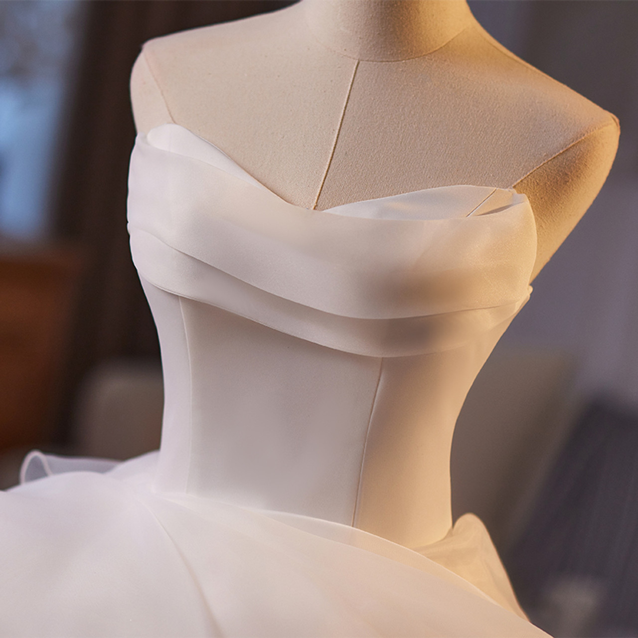 Vintage Elegant Ball Gown Strapless White Satin Chiffon Long Wedding Dress GG2976