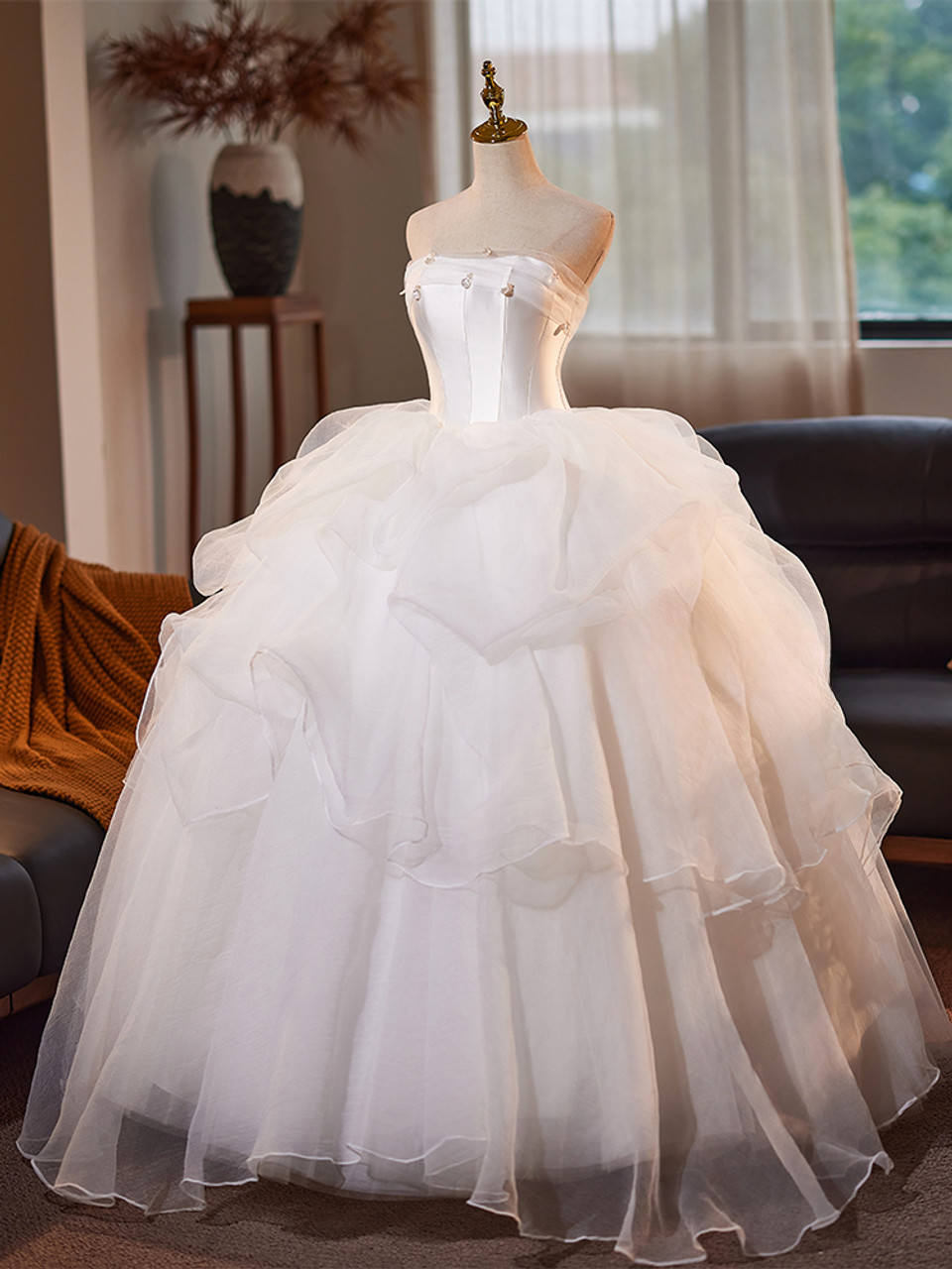 Pretty Ball Gown Strapless White Satin Tulle Long Wedding Dress GG2977