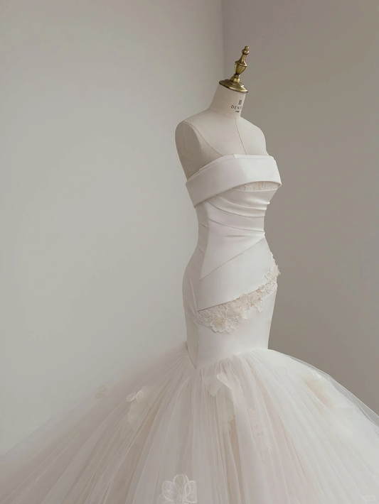 Romantic Mermaid Strapless White Satin Tulle Applique Long Wedding Dress GG2991