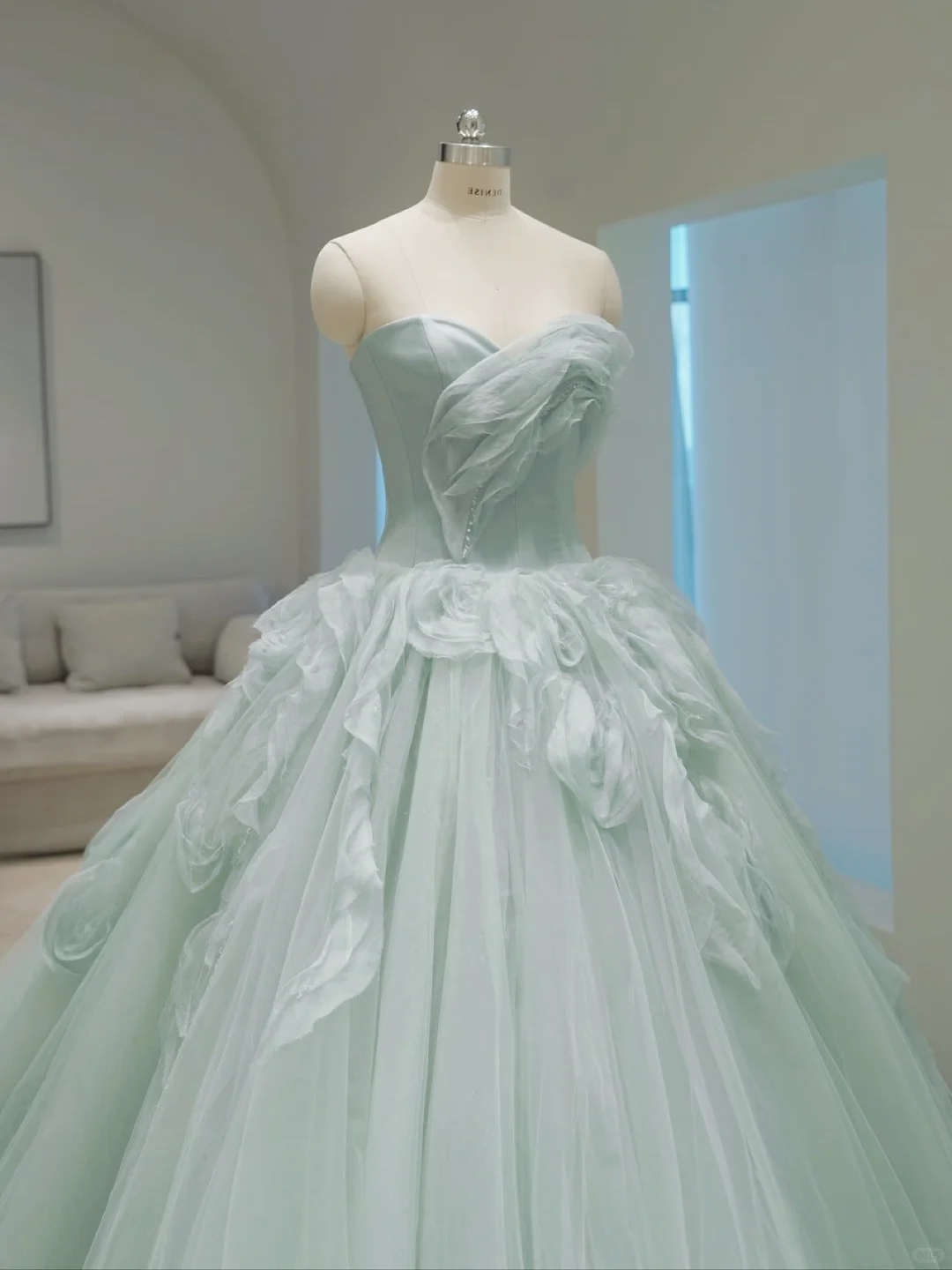 Pretty Ball Gown Strapless Tiffany Blue Tulle Long Wedding Dress GG2993