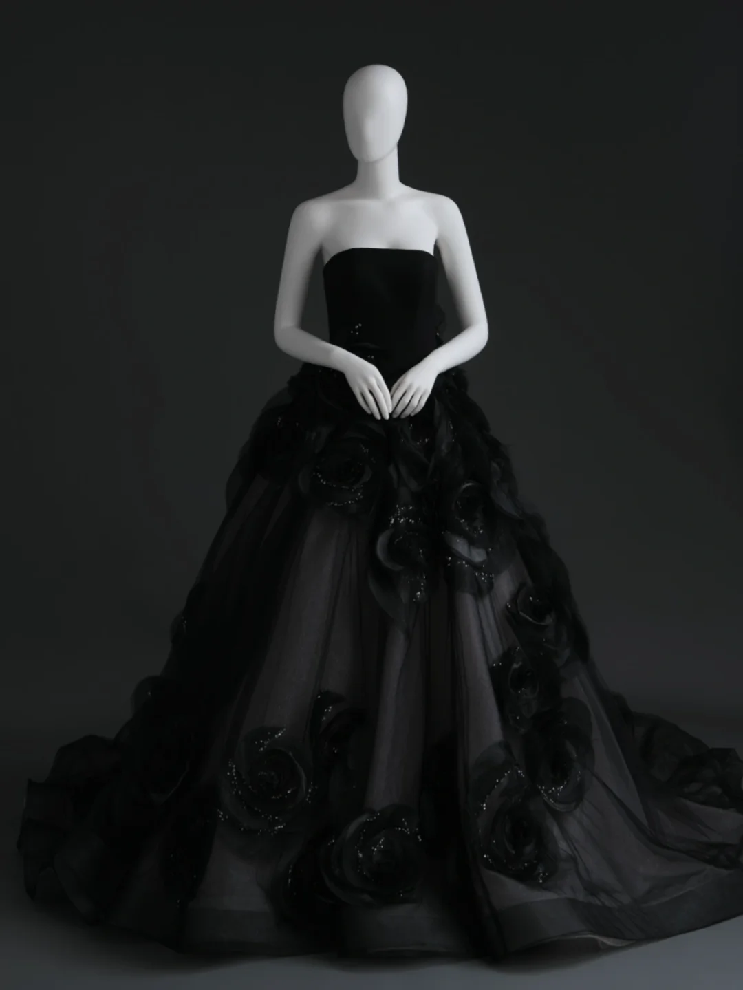 Unique Black Ball Gown Strapless Satin Tulle Flowers Long Wedding Dress GG2999