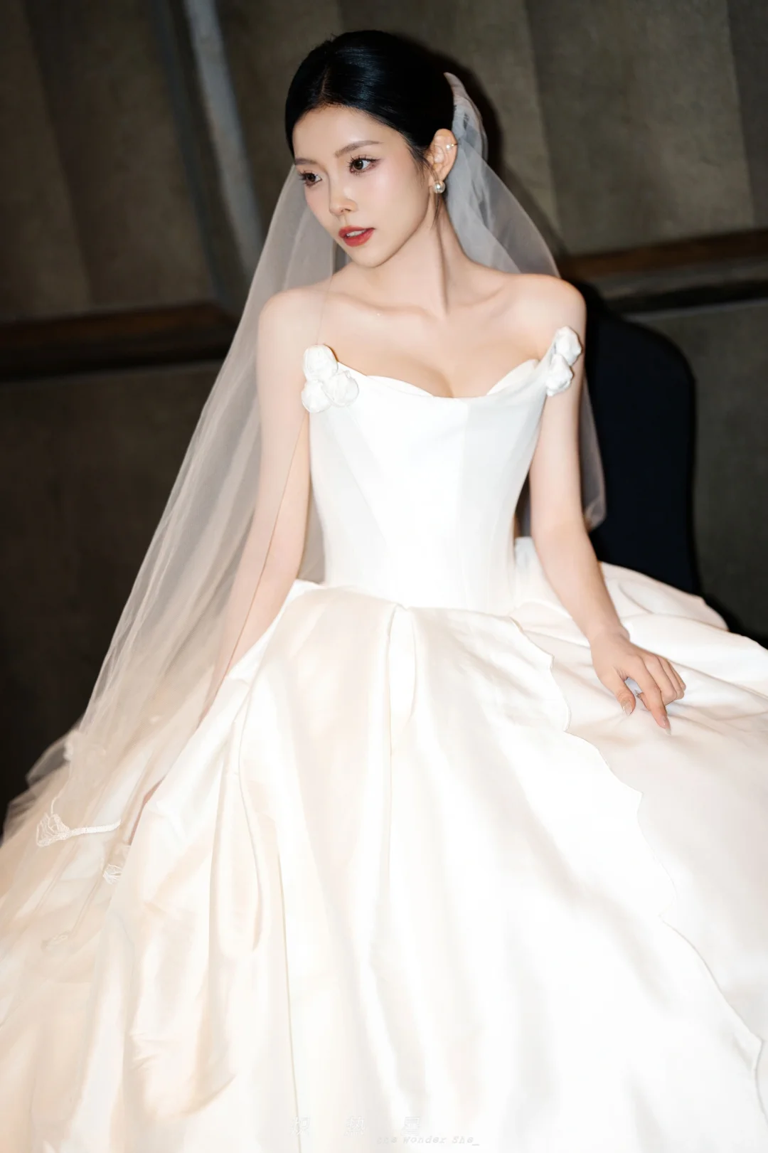Princess Ball Gown Strapless White Satin With Veil Long Wedding Dress GG3018