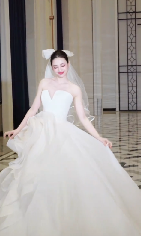 Vintage Ball Gown Strapless White Satin Tulle With Veil Long Wedding Dress GG3019