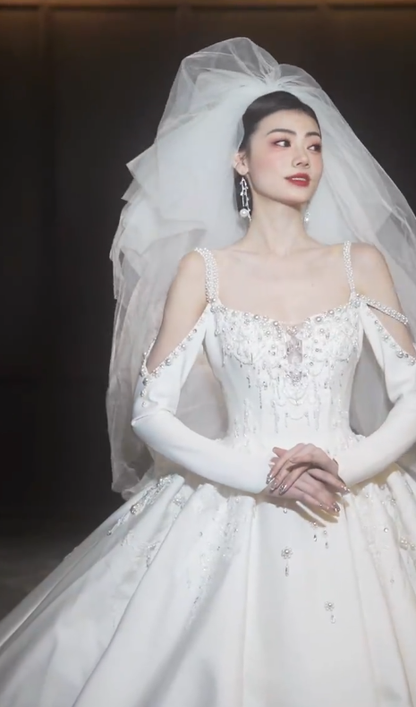 Gorgeous Ball Gown Spaghetti Straps White Satin Tulle Beaded Long Sleeves With Veil Long Wedding Dress GG3020