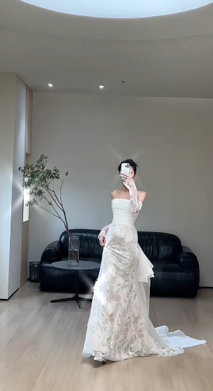 Unique Mermaid Spaghetti Straps Satin Lace Long Wedding Dress GG3023