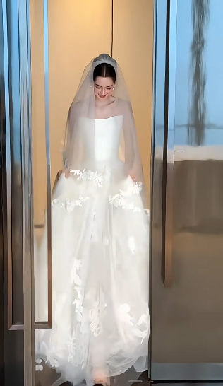 Princess A Line Strapless White Satin Tulle Applique With Veil Long Wedding Dress GG3024