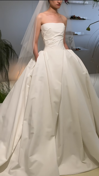 Classy Ball Gown White Strapless Satin With Veil Long Wedding Dress GG3027