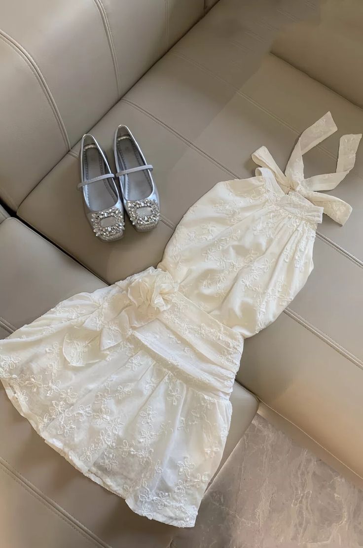 Chic A Line Halter Satin Applique Short Prom Dress,Homecoming Dress,Birthday Dress GG3152